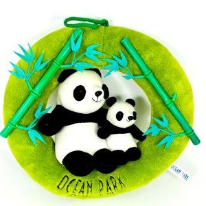 Ocean Park Hong Kong Panda Bear W/Baby Plush Circle Door Wall Hanging Souvenir